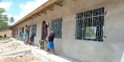Afronden publieke school in Mkuranga